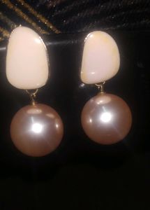 Trending Pearl Drop Earing