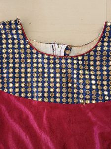 Girl&#39;s Burgundy Dress with Belt