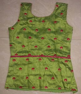 NEW Designer EMBROIDED Roses Lehnga