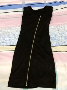 ZIPPER BLACK BODYCON DRESS