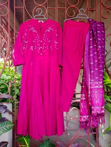 Embroidered Kurta Set With Printed Dupatta