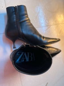 Zara Black Pointed Boots