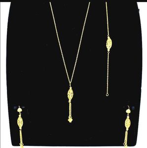 Elegant Gold Jewelry Set