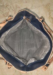 Chic Navy &amp; Tan Tote Bag