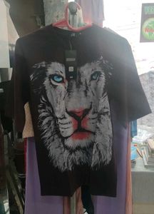 Lion Graphic Tee