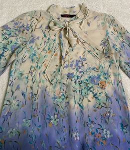 109 F Cute Floral Top 😍