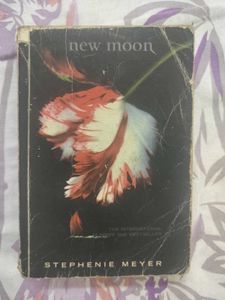 3 Books - New Moon, Eclipse &amp; Breaking Dawn