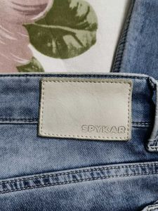 Spykar Men Blue Cotton Regular Fit Narrow Jeans