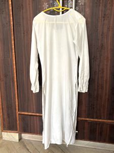 Elegant White Embroidered Kurta