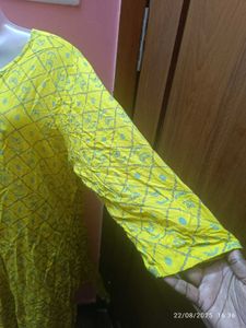 Xl Avaasa Yellow Printed Kurta