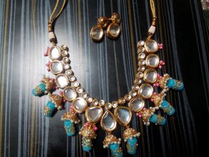 Jewellery Set With Classical Look