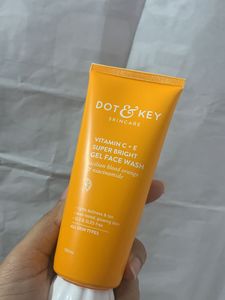 Vitamin C+E Super Bright Gel Face wash