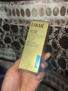 Lakme Hyaluronic Dewy Serum