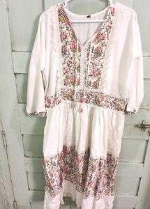 💖White Floral Bohemian Dress/Kurti!!!!!✨