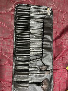 Huge Makeup Brush🖌️🖌️