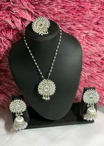 Elegant Silver-Tone Jewelry Set