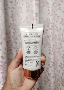 d&#39;Alba UV Essence Tone-Up Sun Cream