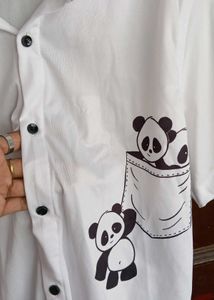 ✨️Elegant white polyester shirt with playful panda