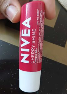 Nivea Cherry Shine Lip Balm