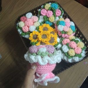 Crochet Flower Bouquet Aesthetic. 🤍