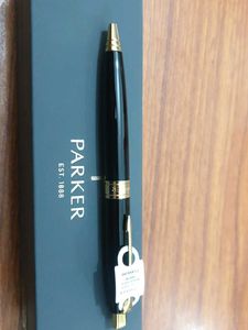 Parker Aster Laque Black Gold Trim Ball Pen