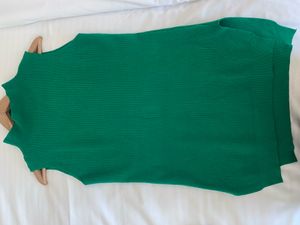 Green Sweater Size Can Fit Upto L