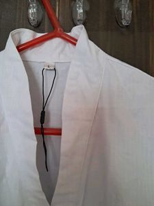 White Short Sleeve V-Neck Blouse