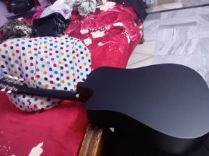 Intern Guitar