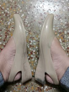 Elegant Beige Ballerinas