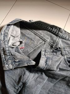 Straight Jeans