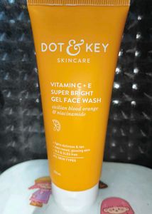 Dot &amp; Key Face Wash