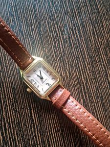 Classic Women&#39;s Watch..cartier dupe