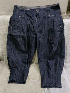 109 F Denim Capri