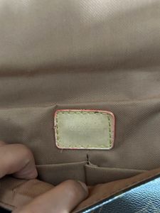 LOUIS VUITTON MONOGRAM PRINT MESSENGER BAG