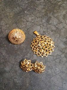 Gold Floral Jewelry Set: Earrings & Pendant&Ring