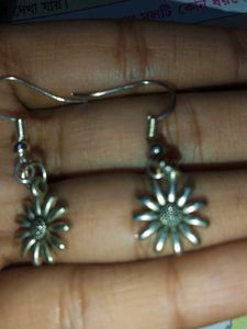 Daisy Flower Earrings
