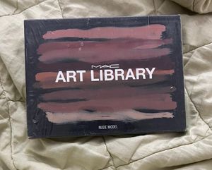 CLEARANCE SALE: Mac Eyeshadow Palette