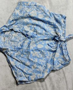 Crop  Shirt  With A Not