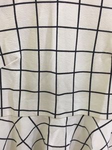 White Plaid Checks Top With Long Sleeves For Women