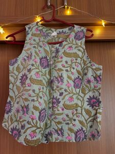 Floral Print Sleeveless Top