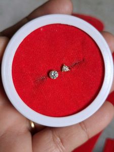 beautiful gold nosepin 2