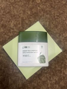 Plum Green Tea Sunscreen Serum