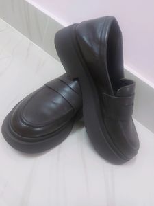 Price Drop!! ZARA Loafer Brown.