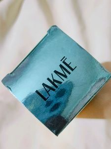 Lakme Hyaluronic Dewy Micro Essence