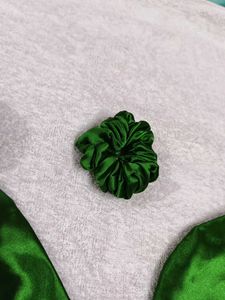 Green Scrunchie Set