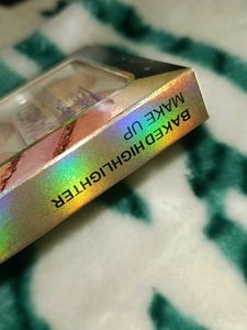 Shills Baked Highlighter