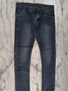 Tommy Hilfiger Stylish Dark Wash Denim Jeans
