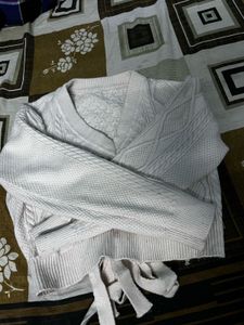 White Knit cropp sweater