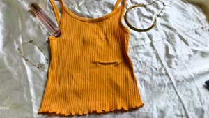CUTE MUSTARD TOP