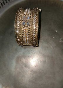 GoldenAmazing Bangle(It&#39;s Fashionable Not Outdate)